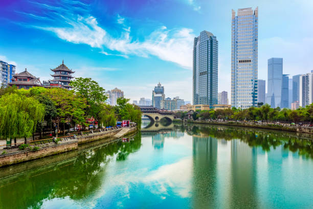 architektonische landschaft von chengdu, jinjiang - chengdu stock-fotos und bilder