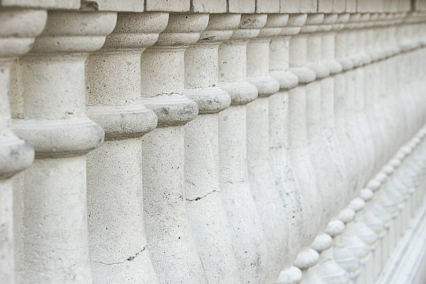 istock One credit only - Row of columns 91447859