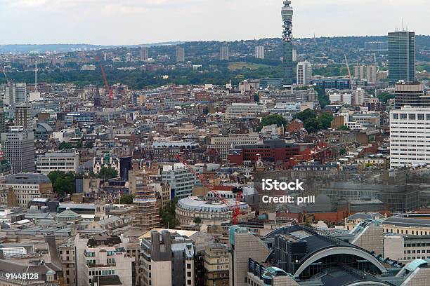 Foto de Vista Aérea Da Cidade De Londres e mais fotos de stock de Apartamento - Apartamento, Arquitetura, Arranha-céu