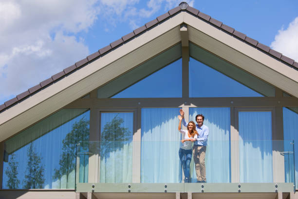 istock Couple in their house 914484914