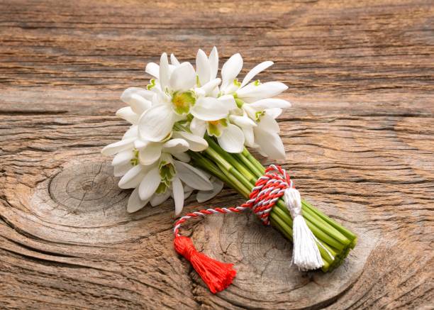 istock beautiful bouquet of snowdrops 914505068