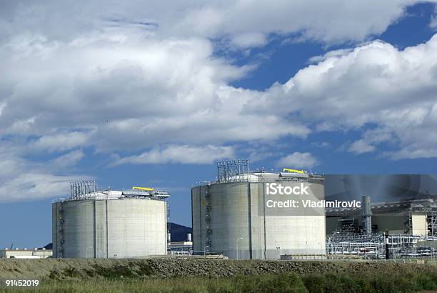 Tanques De Foto de stock y más banco de imágenes de Acero - Acero, Tanque de almacenamiento, Tanque de combustible