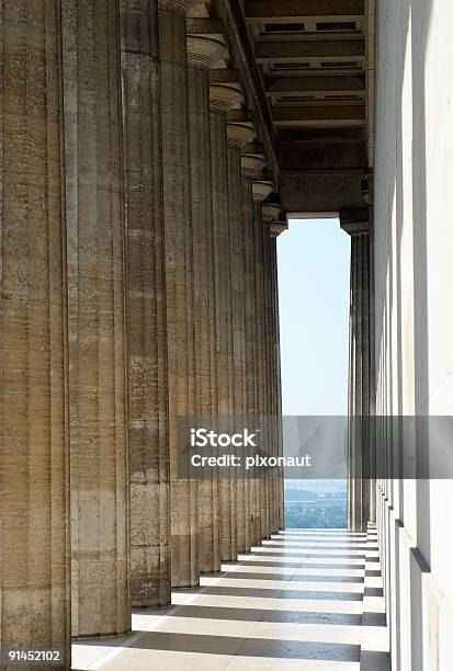 As Colunas - Fotografias de stock e mais imagens de Arquitetura - Arquitetura, Caraterística Arquitetural, Caraterística de Construção