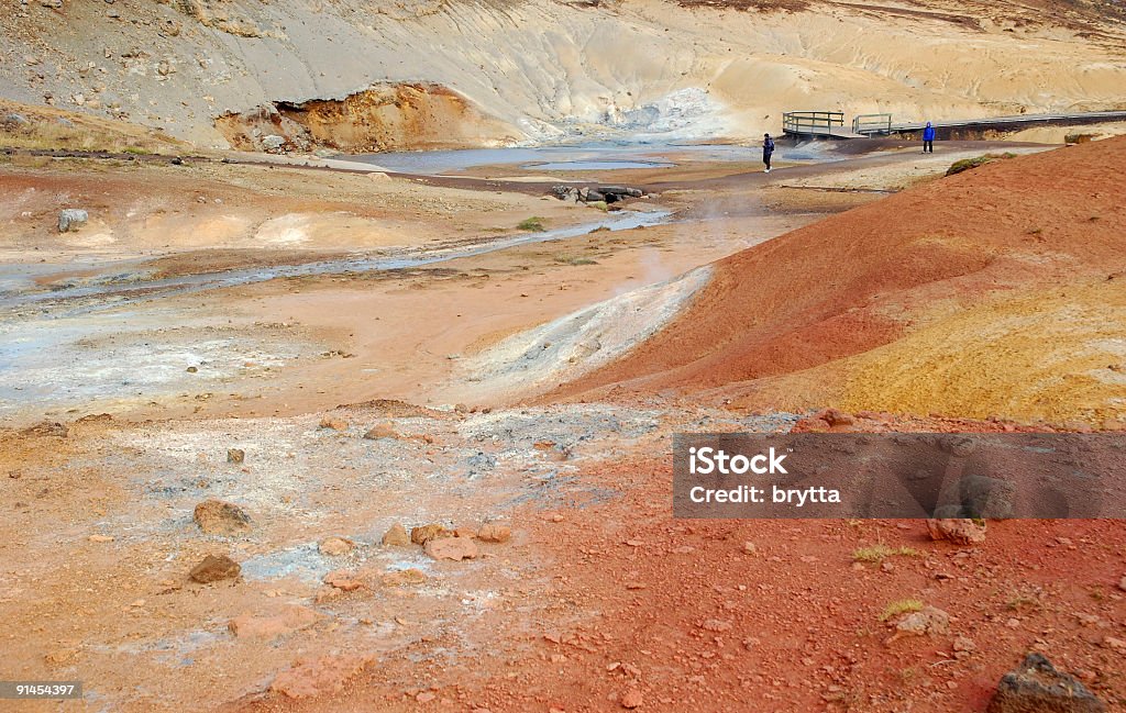 Paisaje colorido en Krisuvik y Seltun zona geotérmica, Islandia. - Foto de stock de Aire libre libre de derechos