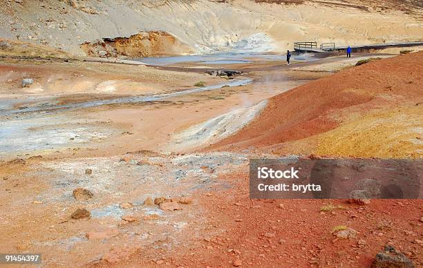 Paisaje Colorido En Krisuvik Y Seltun Zona Geotérmica Islandia Foto de stock y más banco de imágenes de Aire libre