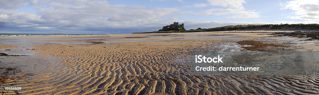 Zamek Bamburgh i Beach - Zbiór zdjęć royalty-free (Anglia Północno-wschodnia)