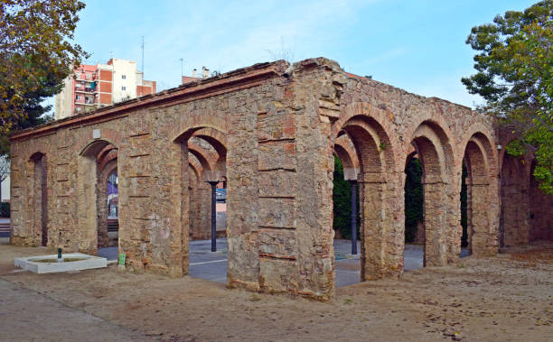 istock Architectural arches in public park El Clot in Barcelona 914555346