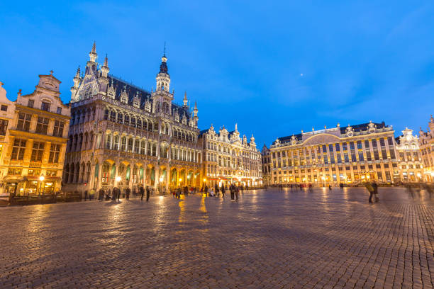 grand place a bruxelles belgio - brussels belgium arranging majestic foto e immagini stock