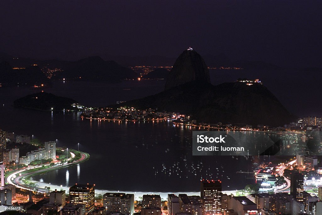 Sugarloaf culla forma e Botafogo spiaggia - Foto stock royalty-free di Acqua