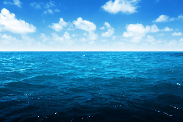 istock perfect sky and tropical ocean 914575996