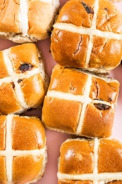 istock Easter Breakfast with Hot Cross Buns and Tea 914582160