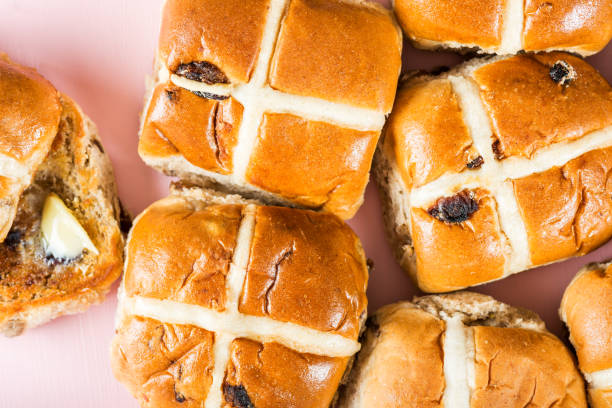 istock Easter Breakfast with Hot Cross Buns and Tea 914582378