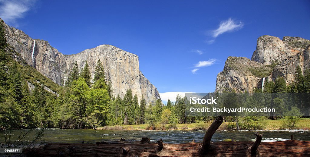 Log обрамляющими Yosemite Долина - Стоковые фото Без людей роялти-фри