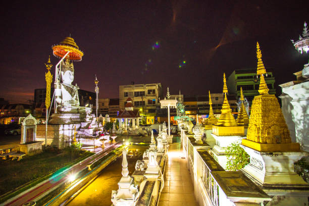 wat chiangrai (chiangrai tempel), lampang, thailand - bangkok province bangkok wat traditional culture stock-fotos und bilder