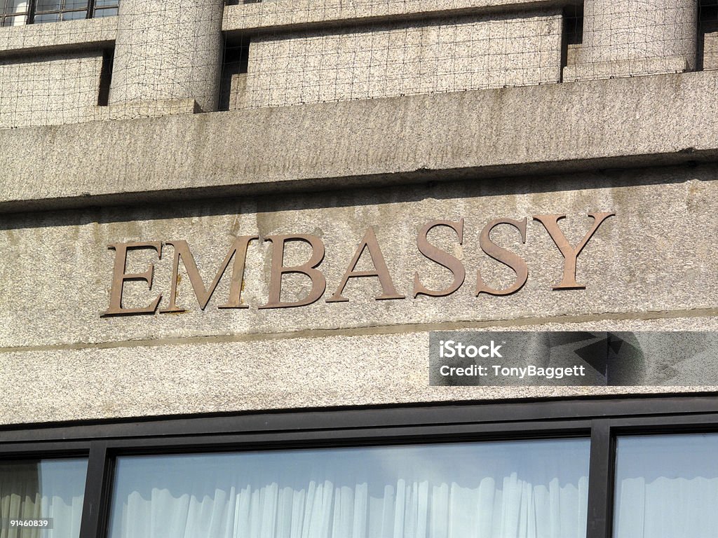 Señalización Embassy - Foto de stock de Color - Tipo de imagen libre de derechos