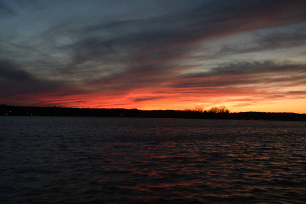 istock Sunset on Lake Oconee in Georgia 914639328