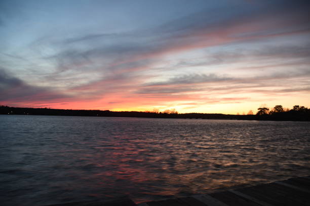 istock Sunset on Lake Oconee in Georgia 914639626
