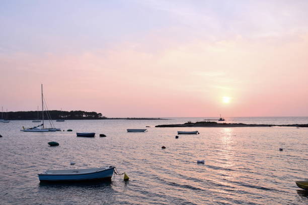 istock Town by the sea 914648158