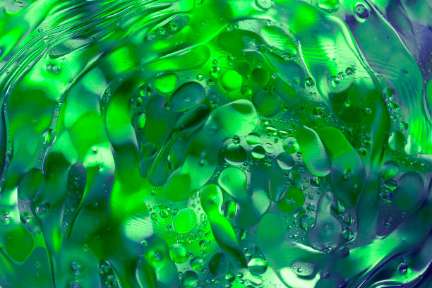 istock Abstract background of green divorces and bubbles 914648334