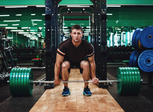 istock Muscular Man Doing Heavy Deadlift Exercise 914656046