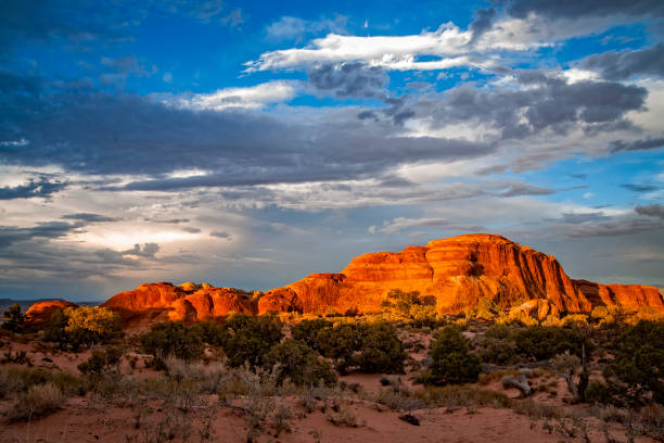 istock Sunrise, Devil's Garden, Arches National Park, Utah, USA 914668820