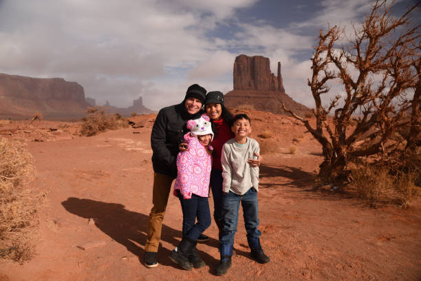 istock Family enjoying winter in Monument Valley, Utah 914726040