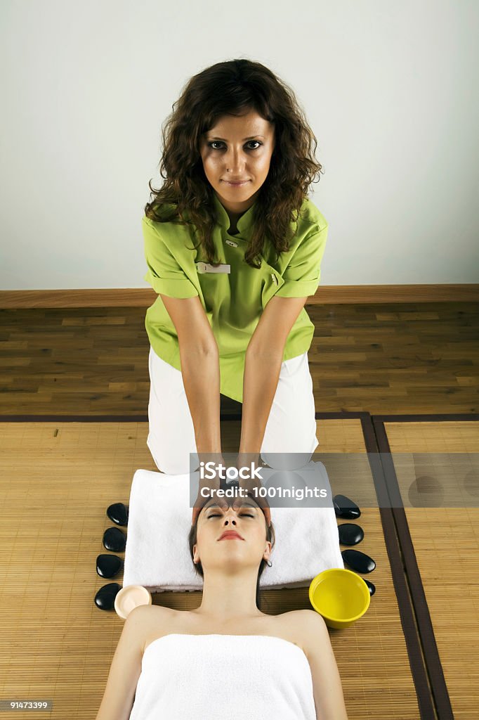 Massagem na Cabeça - Royalty-free Adulto Foto de stock