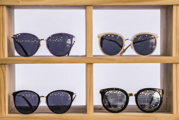 istock Nice and pretty sunglasses displayed in a square box. 914770510