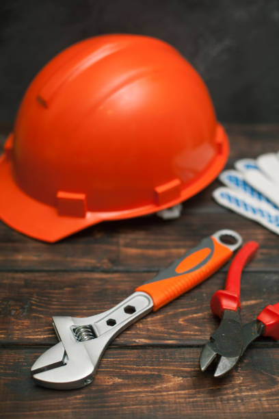 istock Set of construction and repair tools 914784042
