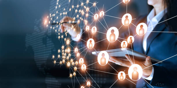 ビジネスの女性のグローバル構造ネットワークとデータを図面交換暗い背景に顧客の関係 - ネットワーク ストックフォトと画像