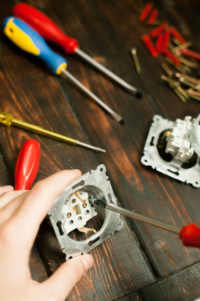 istock Set of construction and repair tools 914792044
