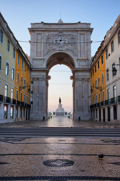 istock Rua Augusta Arch at Dawn in Lisbon 914817718