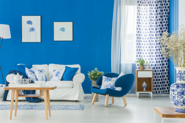 istock Blue and white living room 914818990