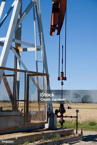 Ölfeld In Alberta Stockfoto und mehr Bilder von Anzeigeinstrument - Anzeigeinstrument, Benzin, Bohrer