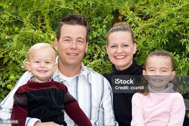 Familien Portrait Stockfoto und mehr Bilder von Blondes Haar - Blondes Haar, Braunes Haar, Bunt - Farbton