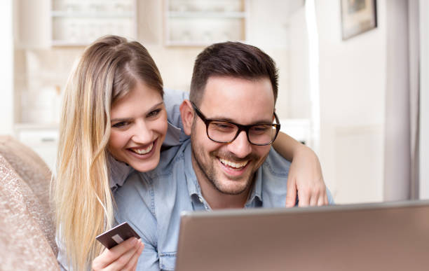 istock Young couple shopping online 914856518