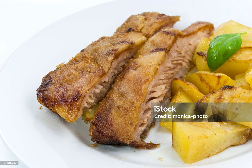 Gastrónomo Porco Assado com batatas e Hortelã Frito - Royalty-free Alimentação Saudável Foto de stock