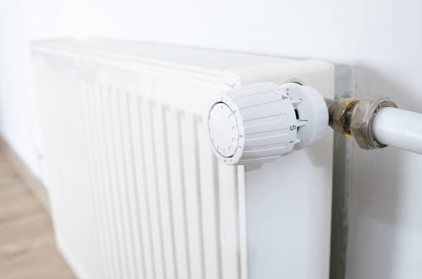 istock The thermostat on the radiator, close-up 914882590