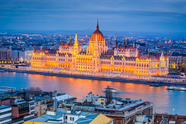 istock Budapest, Hungary - Hungarian Parliament Building and Danube River 914883874