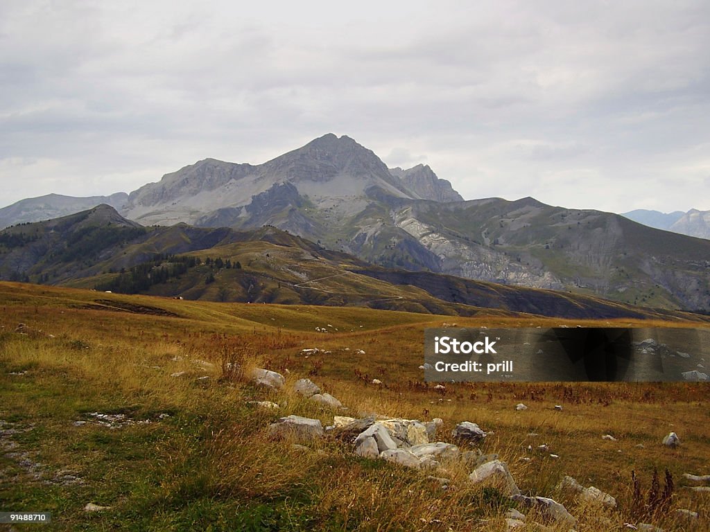 Гора в французских Альпах - Стоковые фото High Country роялти-фри
