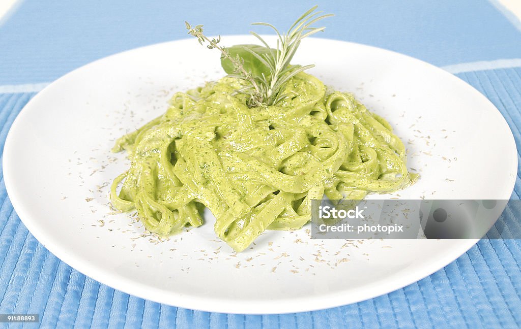 Spinaci fettucine - Foto stock royalty-free di Alimentazione non salutare