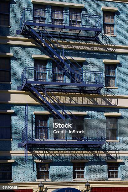 Fire Escape Stockfoto und mehr Bilder von Außenaufnahme von Gebäuden - Außenaufnahme von Gebäuden, Wohnung, Abschied