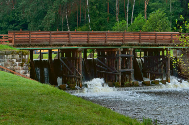 istock gateway hydraulic, hydraulic structure to adjust the water level in the channel 914904394