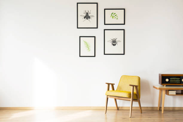 istock Simple retro room with armchair 914906030