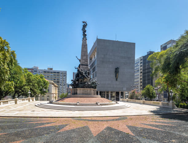 Marechal Deodoro square, Julio de Castilhos Monument and Justice Palace (Palacio de Justica) in downtown - Porto Alegre, Rio Grande do Sul, Brazil Porto Alegre, Brazil - Jan 19, 2018: Marechal Deodoro square, Julio de Castilhos Monument and Justice Palace (Palacio de Justica) in downtown - Porto Alegre, Rio Grande do Sul, Brazil porto grande stock pictures, royalty-free photos & images