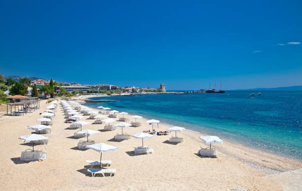 istock Ouranoupolis sandy beach on Athos, Greece. 914914126