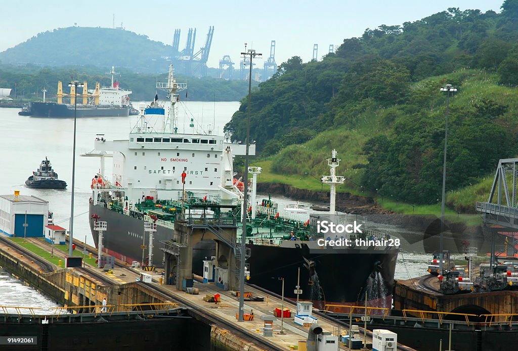 Navios no Canal do Panamá - Foto de stock de Canal do Panamá royalty-free