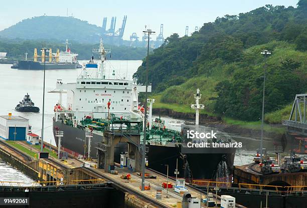 Foto de Navios No Canal Do Panamá e mais fotos de stock de Canal do Panamá - Canal do Panamá, Cidade do Panamá - Panamá, Panamá