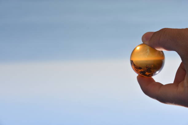 istock Crystal ball and sea 914924996
