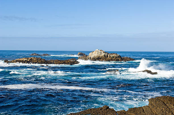 istock Waves Crash The Coast At Point Lobos California 91492539